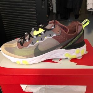 Nike react element-( desert sand).